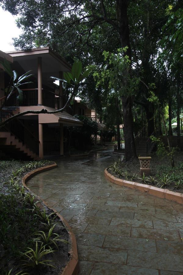 Regenta Jungle Resort Kabini Springs Begūr Extérieur photo